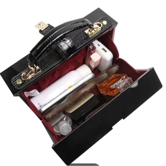 Piano shaped handbag NWOT - Picture 7 of 8